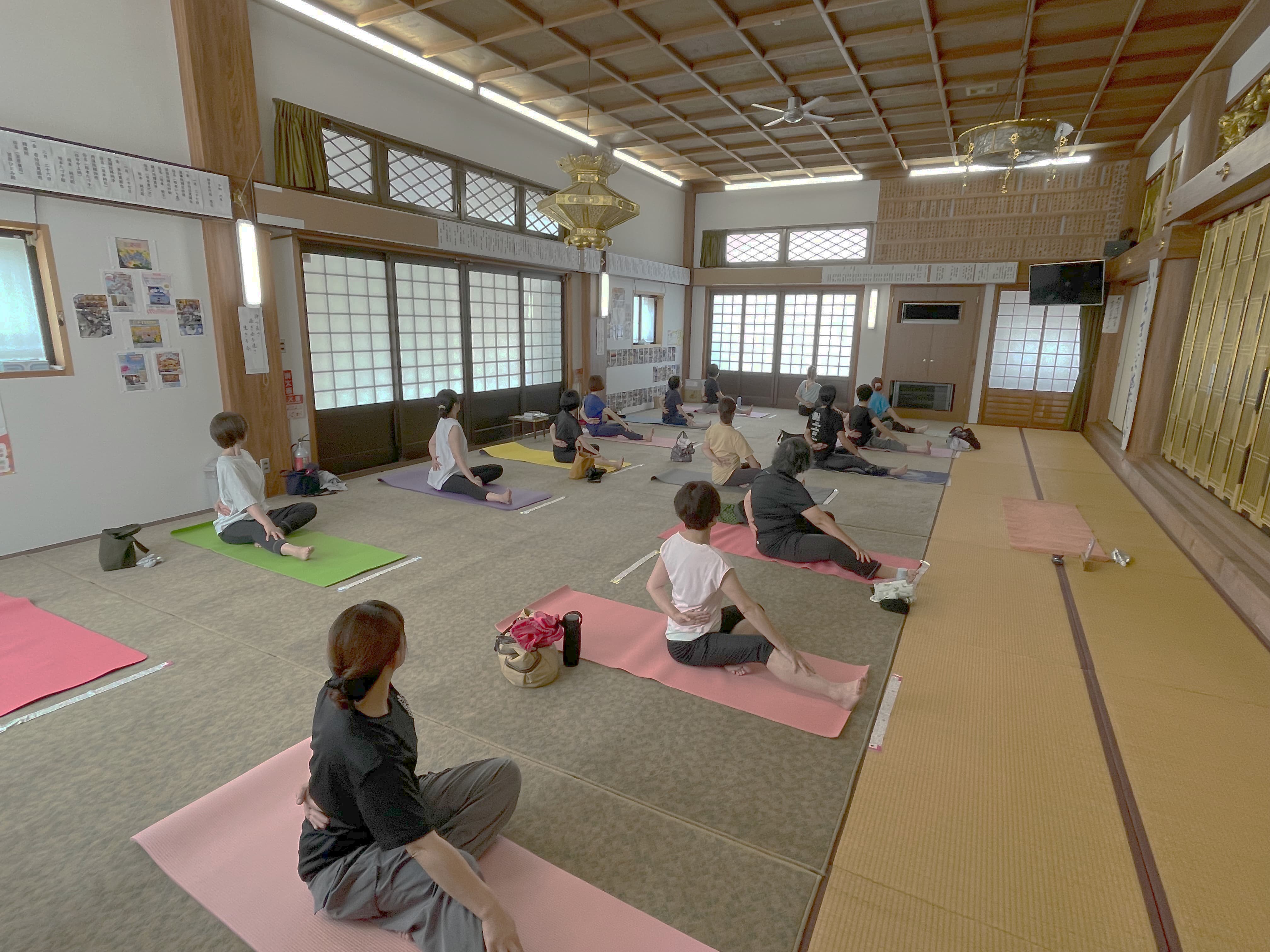 法久寺ヨガ教室の様子